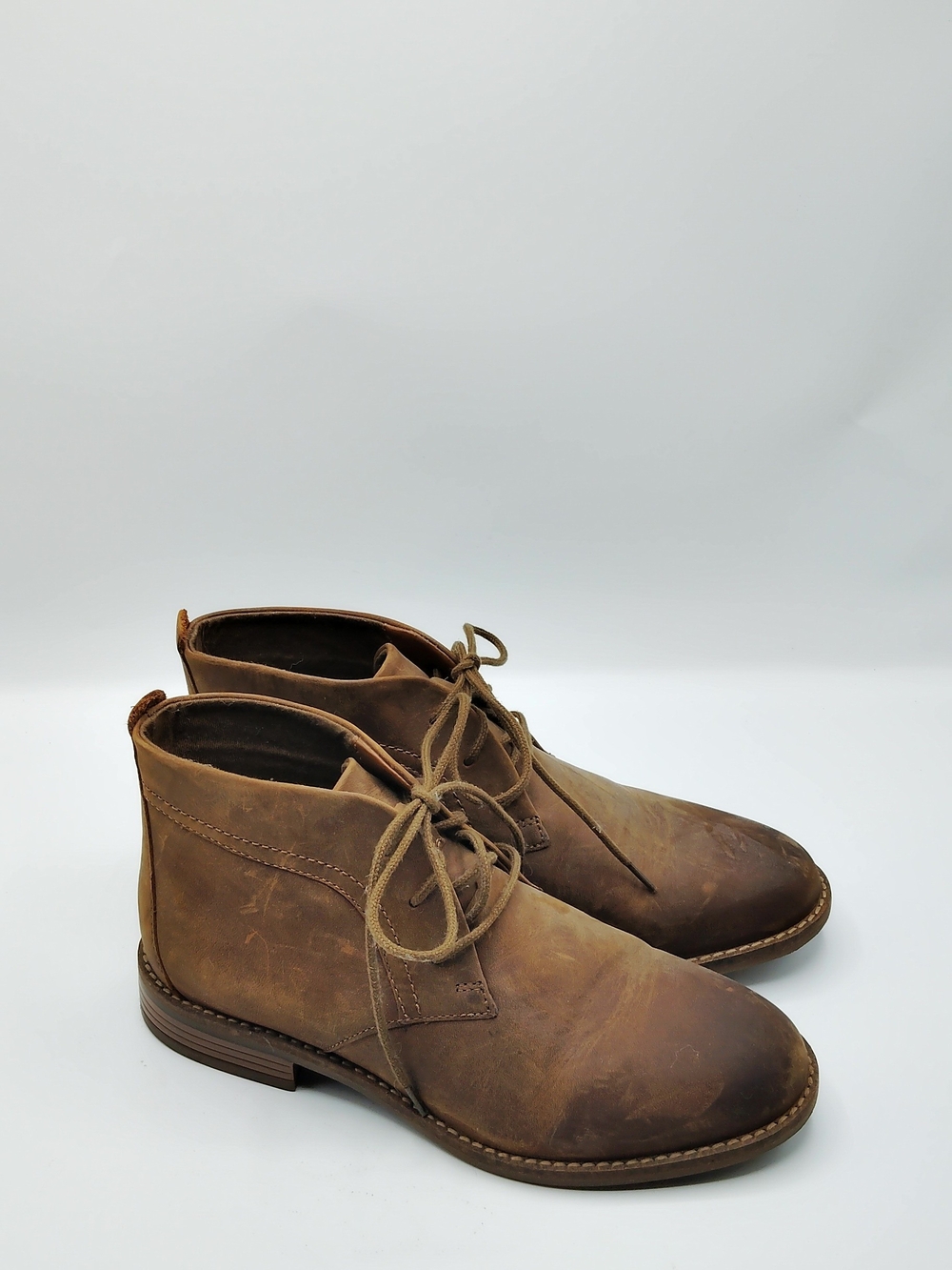 Clarks Women's Tan Brown Suede Chukka Boots